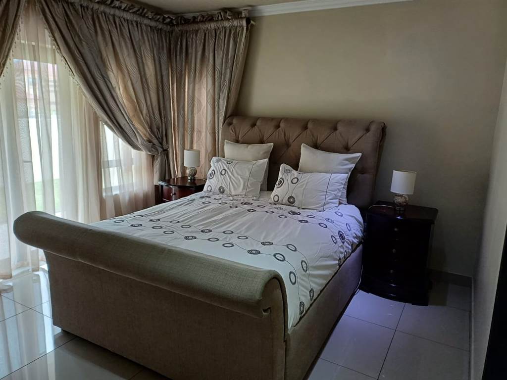 4 Bed House in Zambezi Country Estate photo number 10