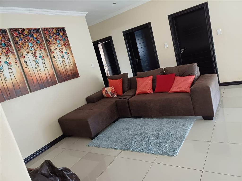 4 Bed House in Zambezi Country Estate photo number 11