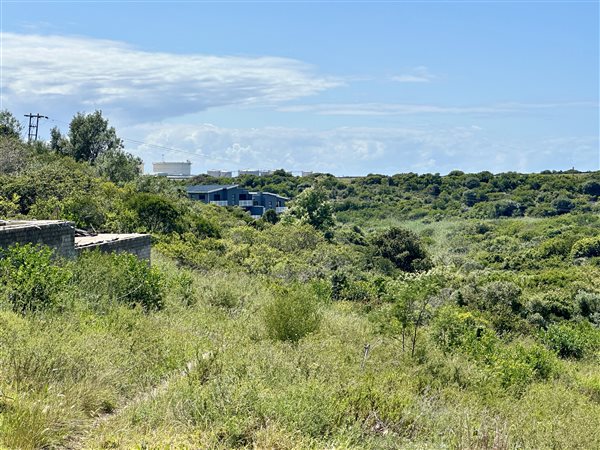 935 m² Land