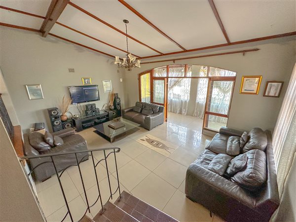 4 Bed House in Panorama
