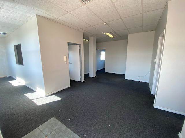 100  m² Commercial space in Milnerton Central photo number 6