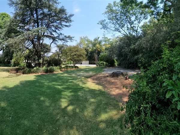 2072 m² Land available in Bryanston