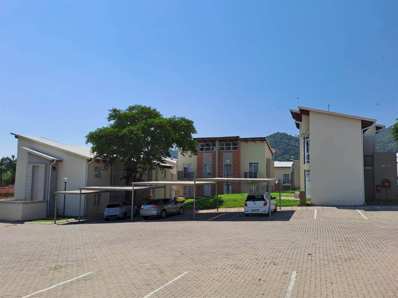 1 Bed Apartment in Nelspruit photo number 1