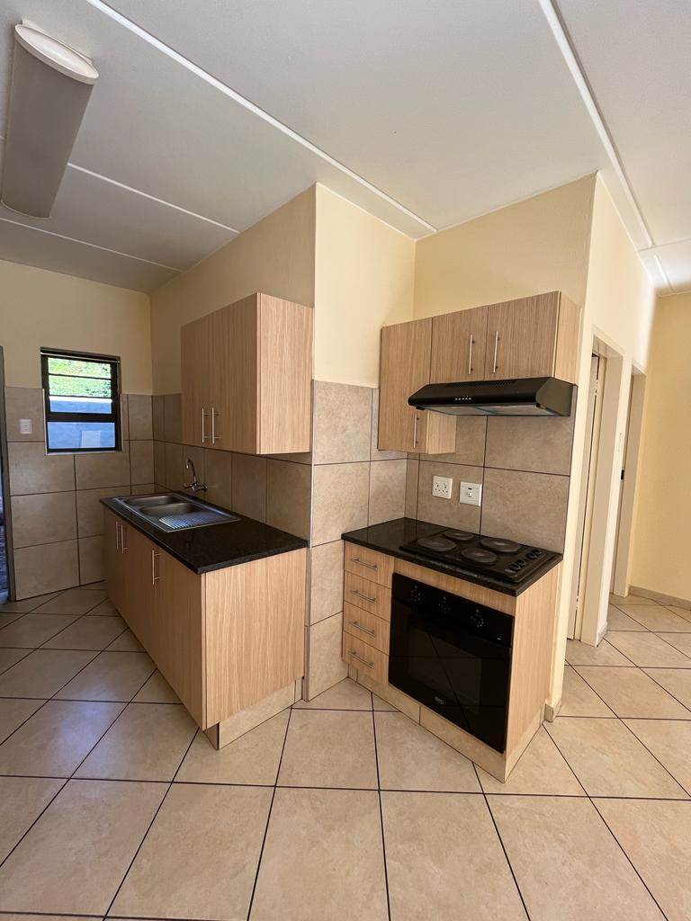 2 Bed Apartment in Pretoria North photo number 4
