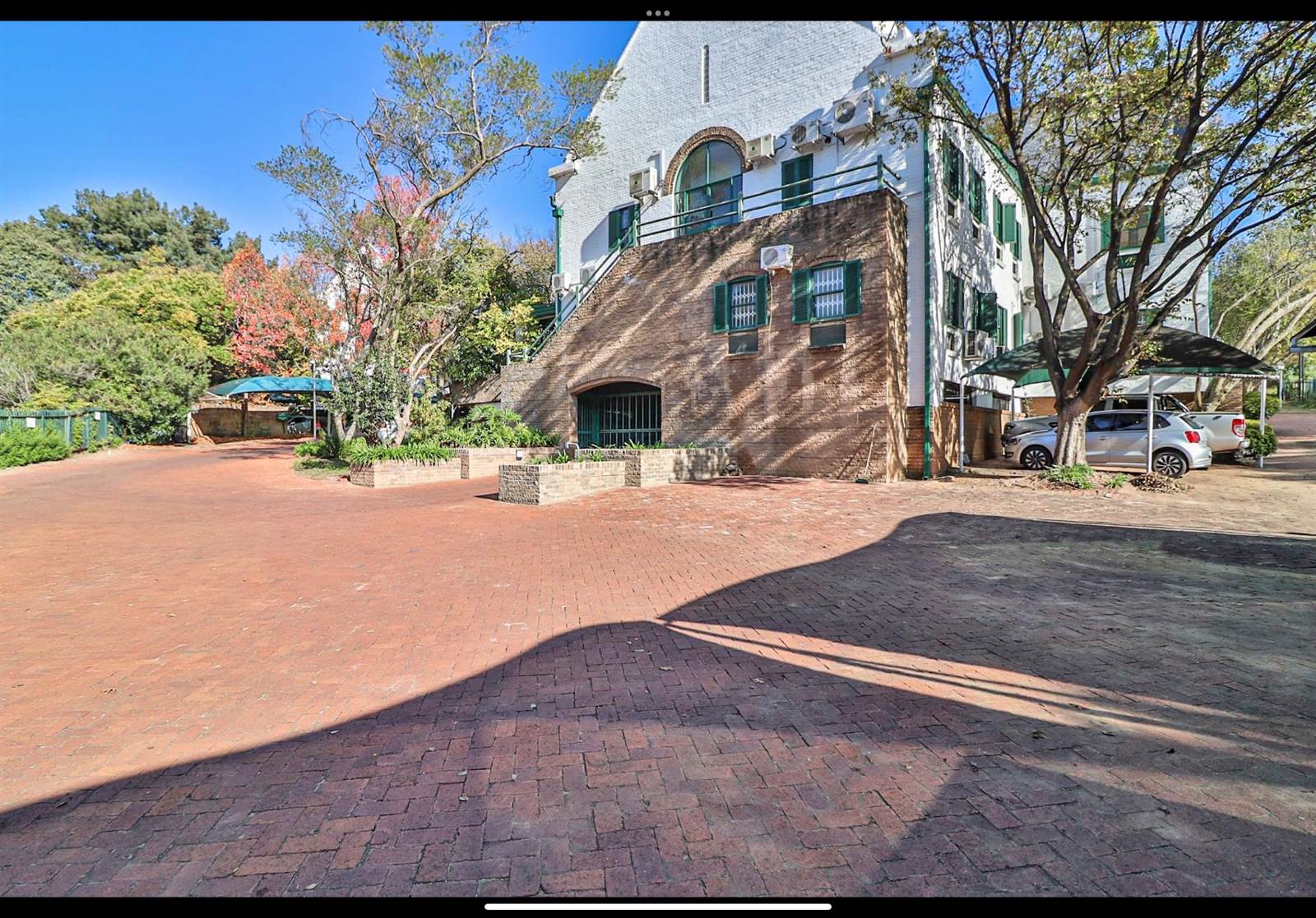584  m² Office Space in Lonehill photo number 4