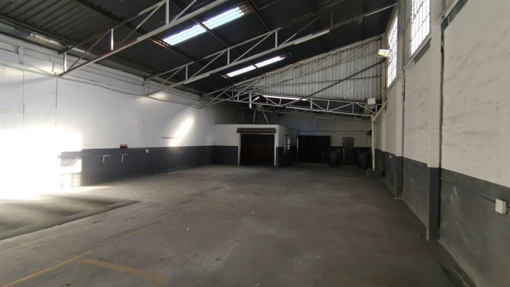 340  m² Industrial space in Sebenza photo number 13
