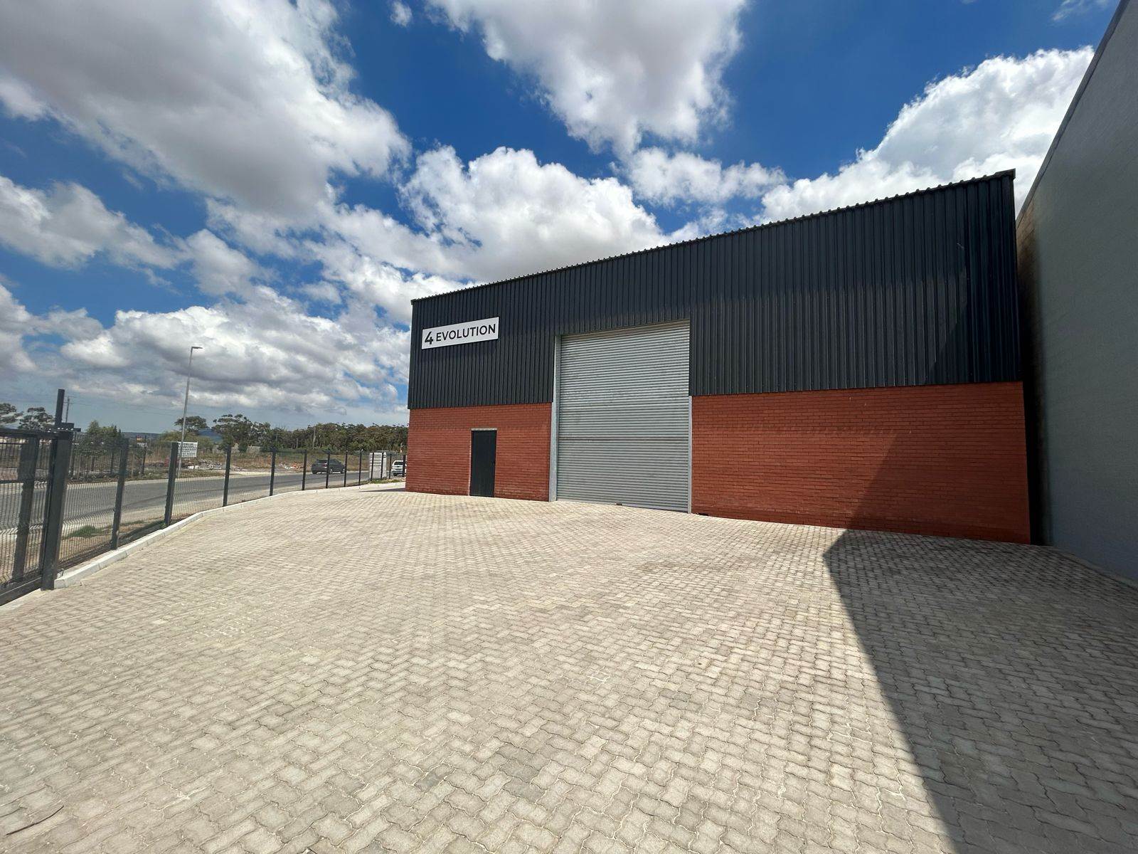 833  m² Industrial space in Durbanville Central photo number 3