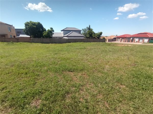 704 m² Land