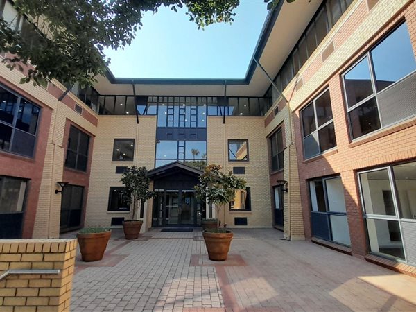 177  m² Commercial space in Constantia Kloof