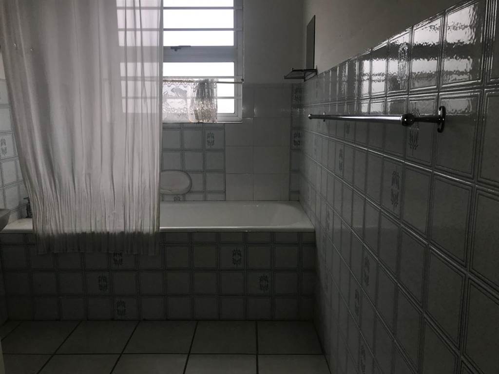 3 Bed Apartment in Southernwood photo number 21