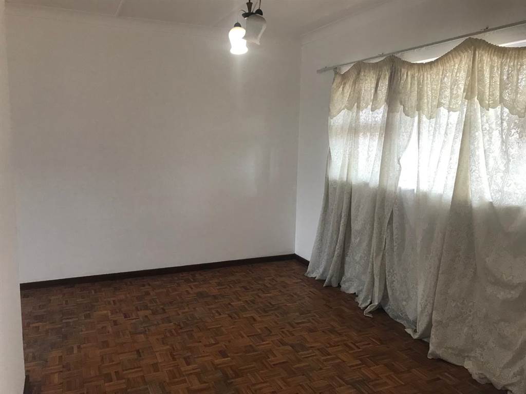 3 Bed Apartment in Southernwood photo number 6