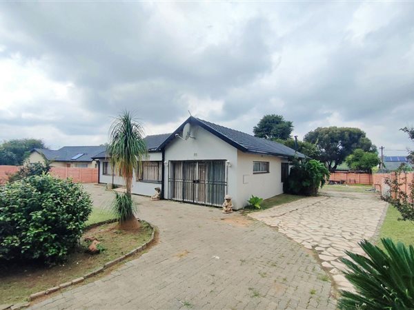 3 Bedroom House 3 Bedroom House