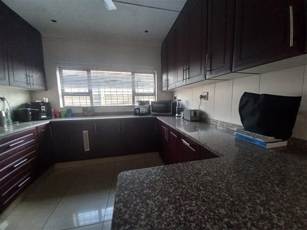 4 Bedroom House 4 Bedroom House