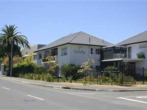 Apartment in Somerset West Central