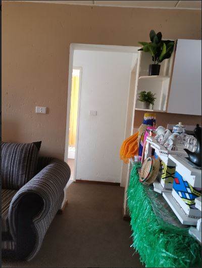 2 Bed Apartment in Chloorkop photo number 8