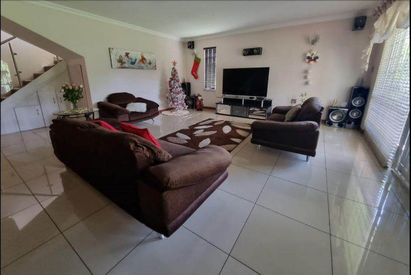 3 Bed Townhouse in Benoni Central photo number 5
