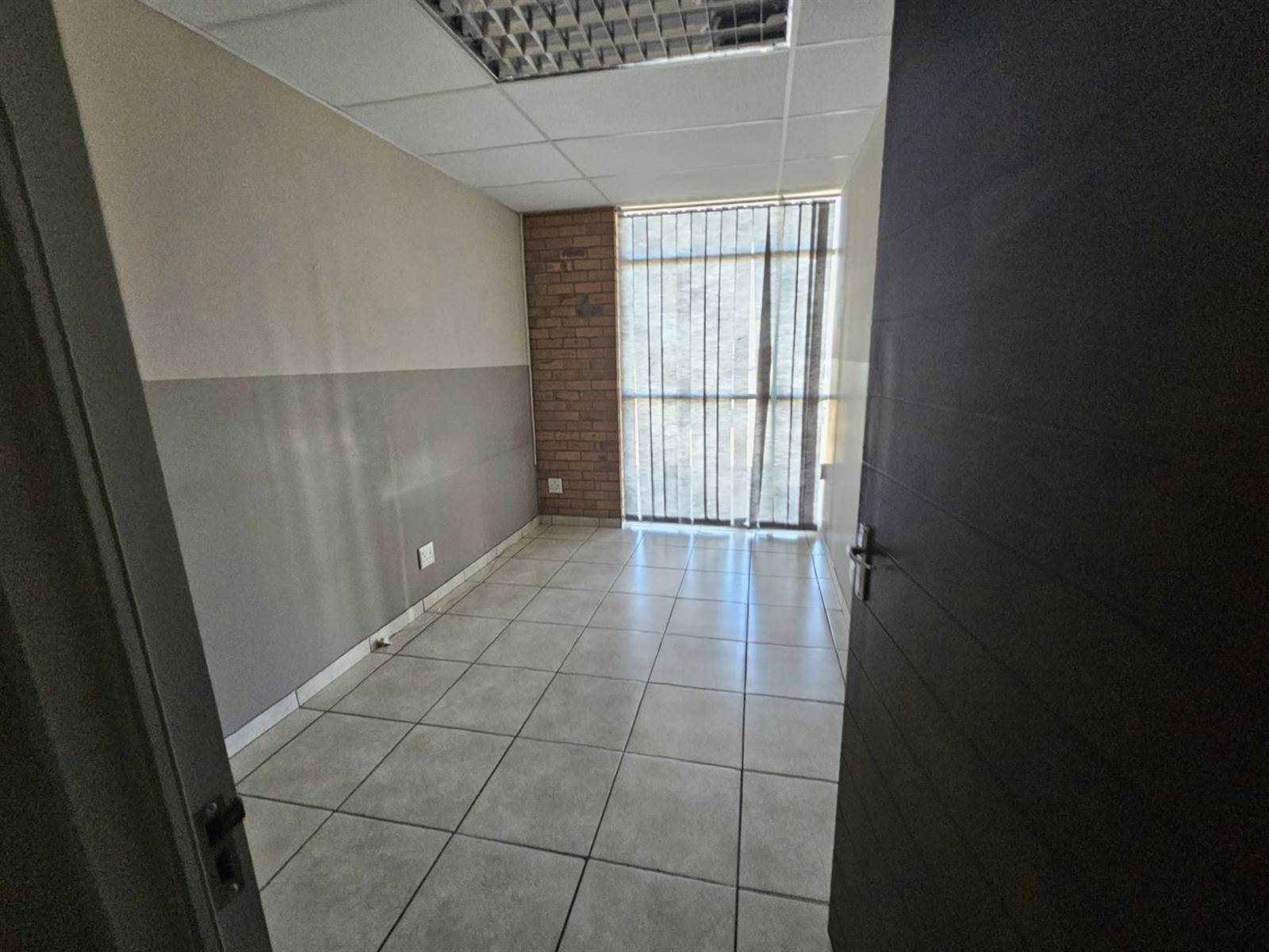 270.9  m² Commercial space in Secunda photo number 16