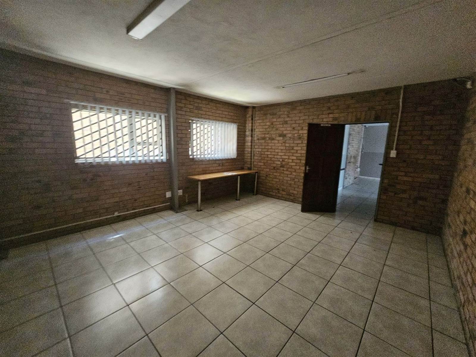 270.9  m² Commercial space in Secunda photo number 13