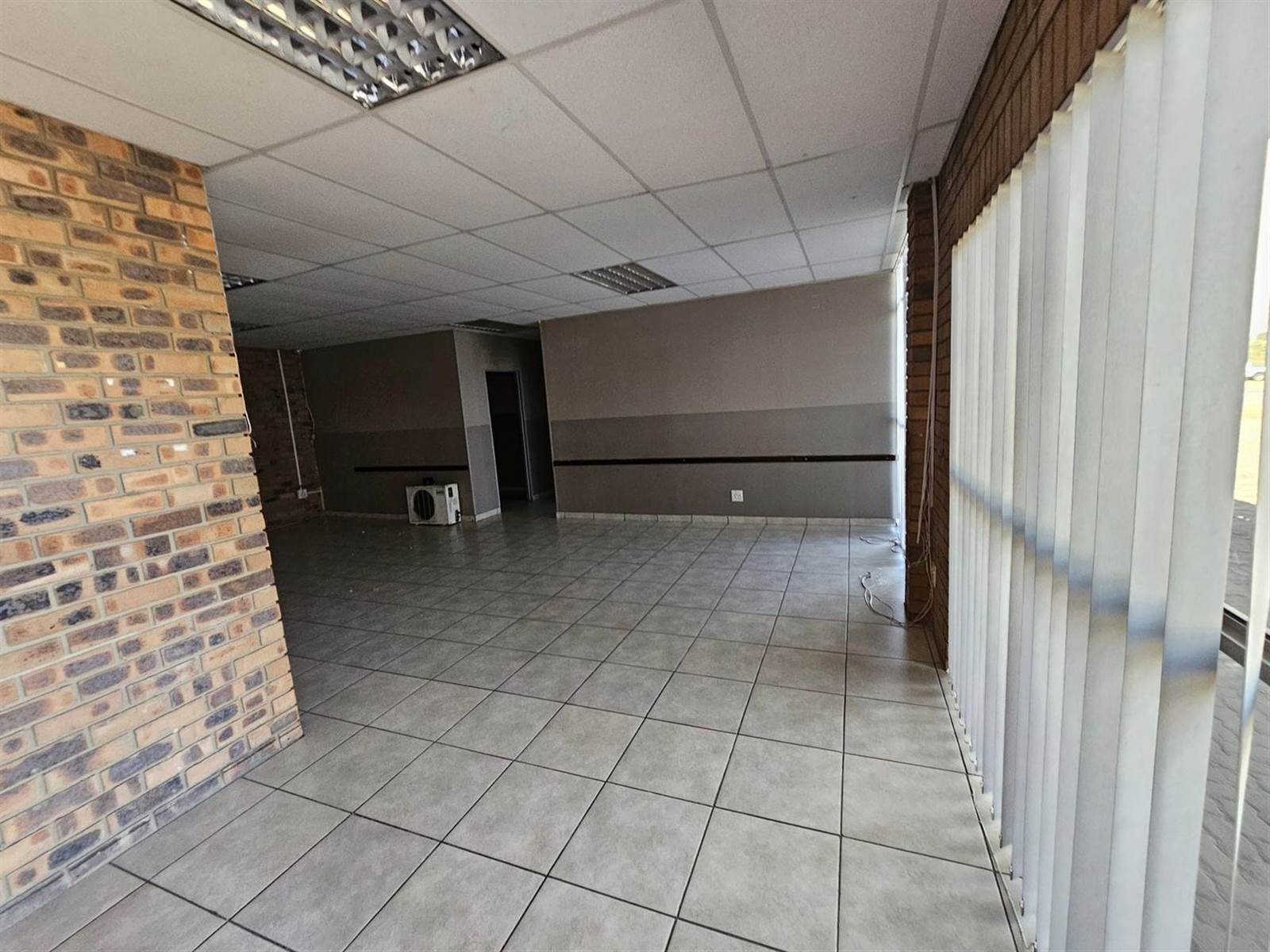 270.9  m² Commercial space in Secunda photo number 14