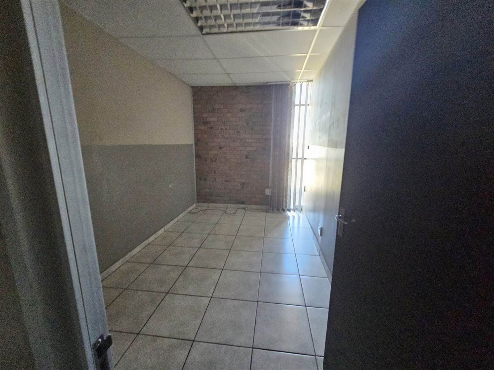 270.9  m² Commercial space in Secunda photo number 10