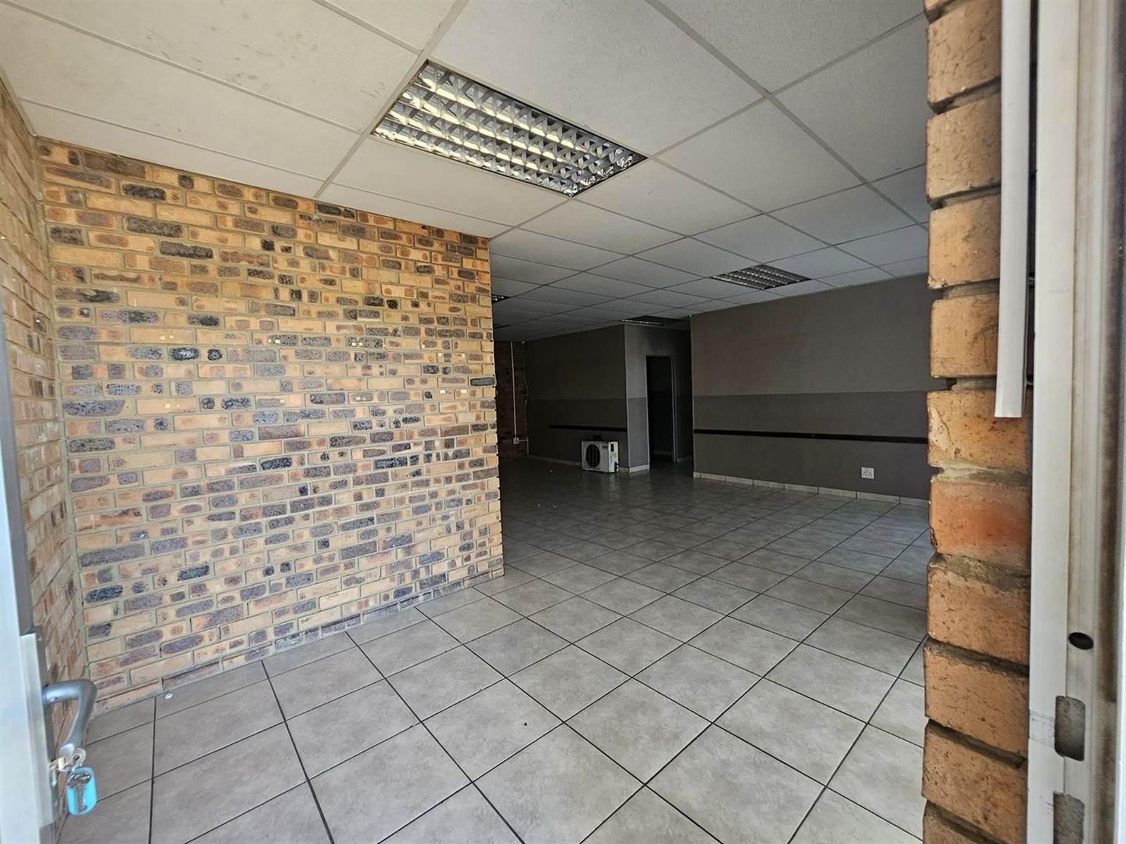 270.9  m² Commercial space in Secunda photo number 2