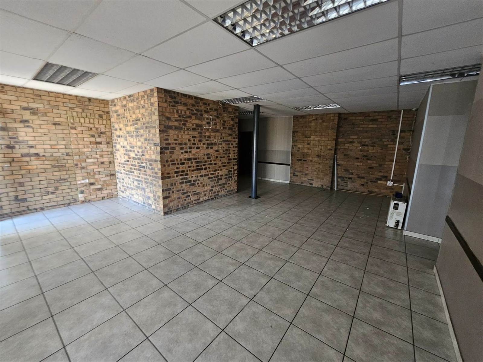 270.9  m² Commercial space in Secunda photo number 3