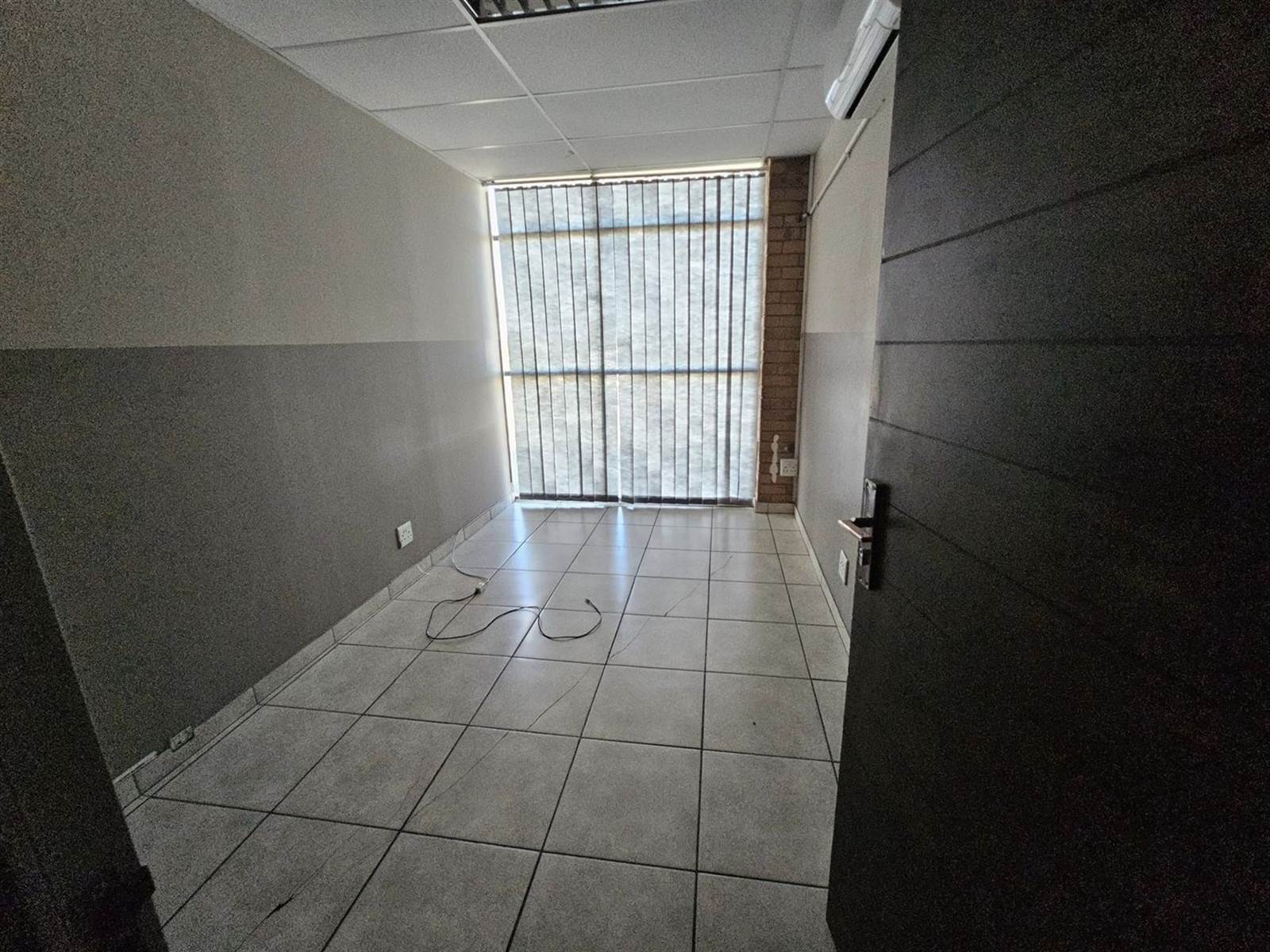 270.9  m² Commercial space in Secunda photo number 15