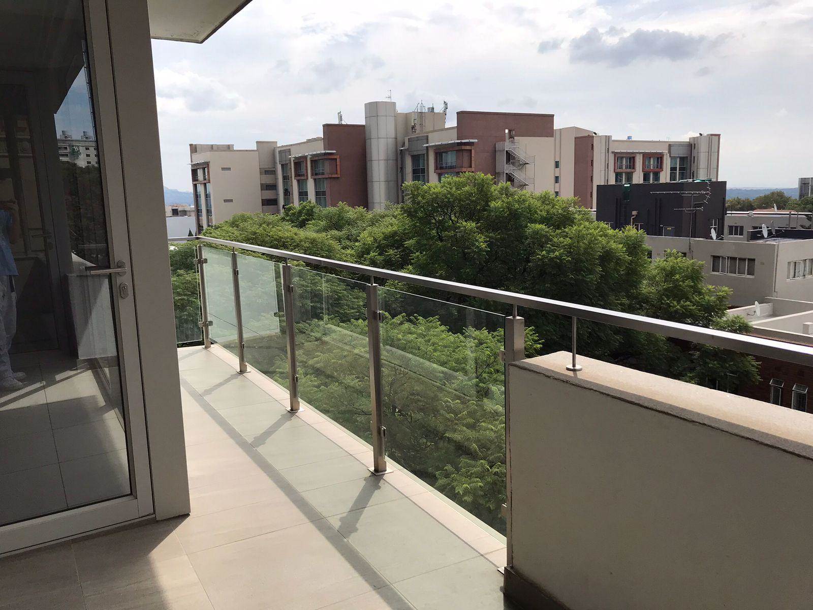 2 Bed Apartment in Rosebank photo number 14