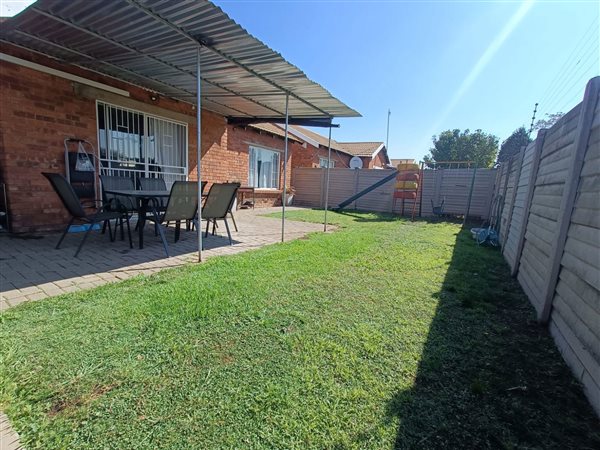 2 Bedroom Townhouse 2 Bedroom Townhouse