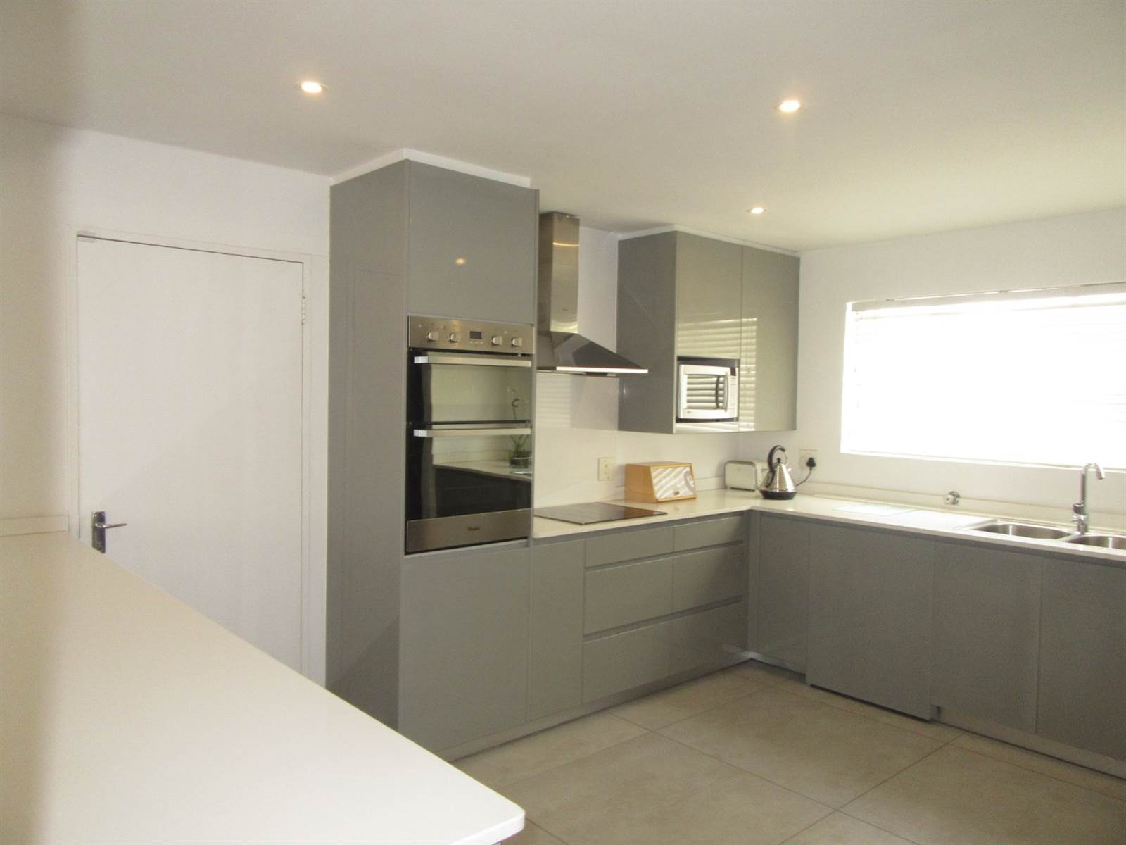 2 Bed Simplex in River Club photo number 16