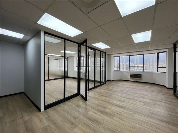 345  m² Office Space