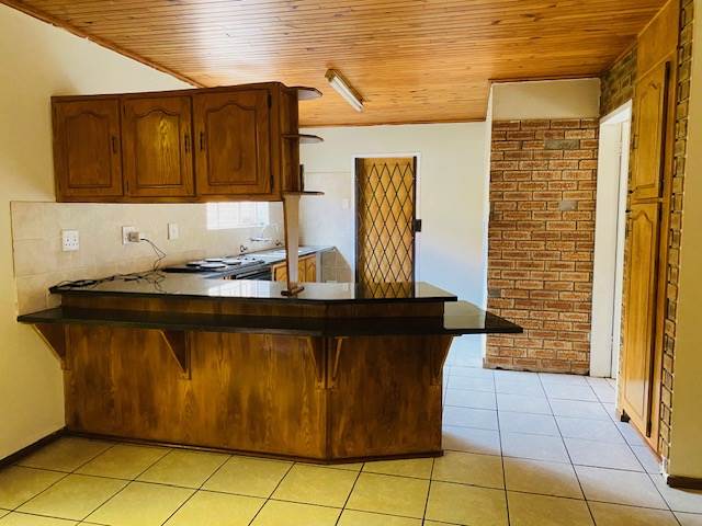 3 Bed Townhouse in Garsfontein photo number 24