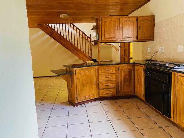 3 Bed Townhouse in Garsfontein photo number 27