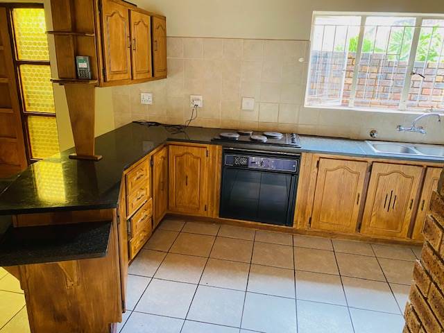 3 Bed Townhouse in Garsfontein photo number 26