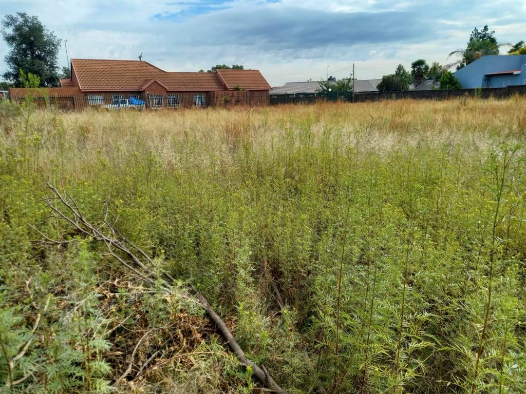2180 m² Land available in Carletonville photo number 2