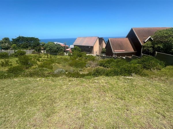 750 m² Land