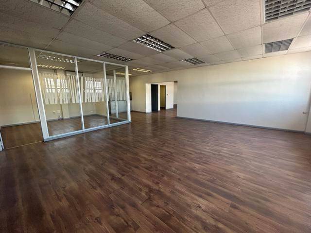 200  m² Commercial space in Milnerton Central photo number 21