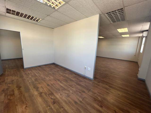 200  m² Commercial space in Milnerton Central photo number 3