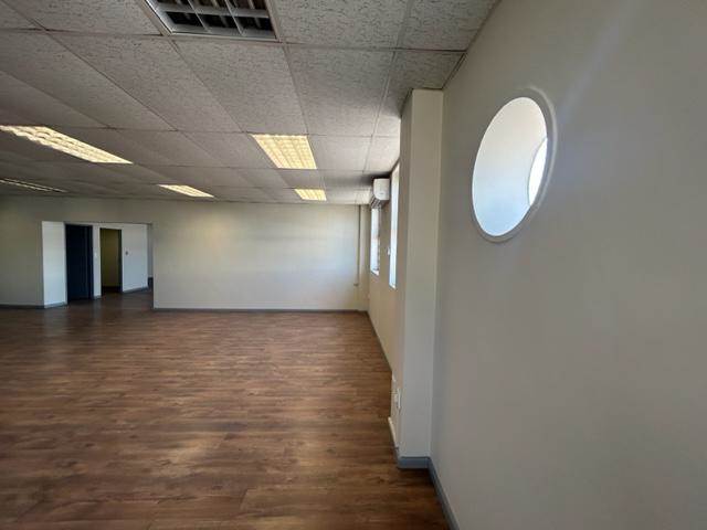 200  m² Commercial space in Milnerton Central photo number 5