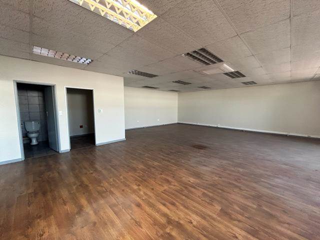 200  m² Commercial space in Milnerton Central photo number 28