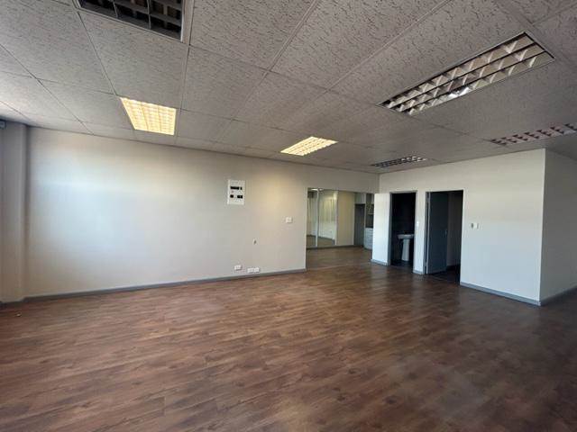 200  m² Commercial space in Milnerton Central photo number 29