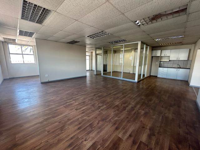 200  m² Commercial space in Milnerton Central photo number 4