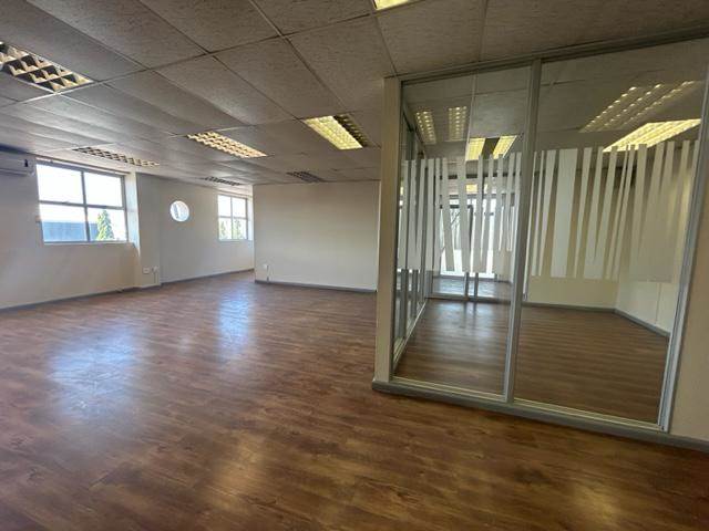 200  m² Commercial space in Milnerton Central photo number 9