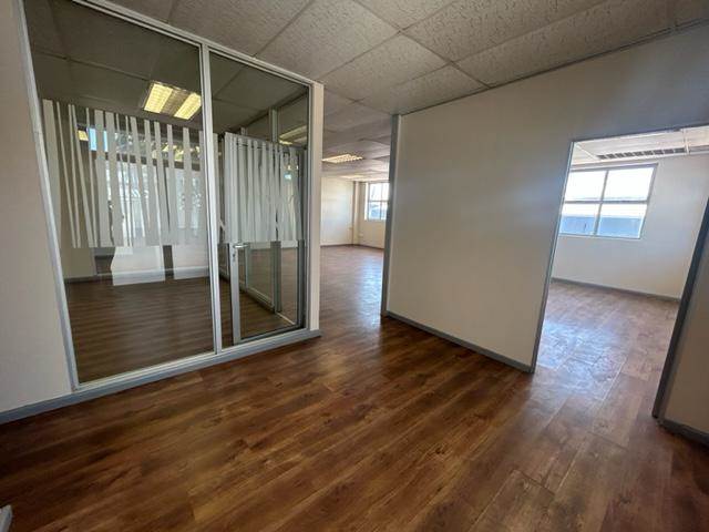 200  m² Commercial space in Milnerton Central photo number 16