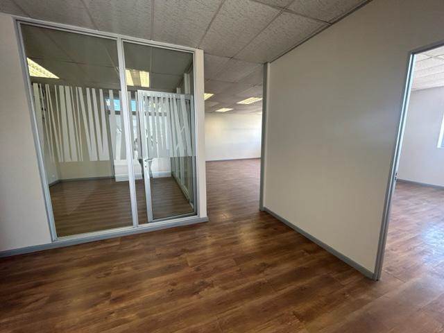 200  m² Commercial space in Milnerton Central photo number 17
