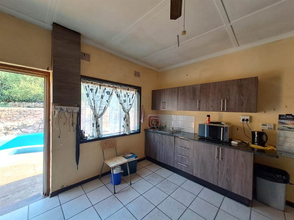 5 Bed House in Thabazimbi photo number 11