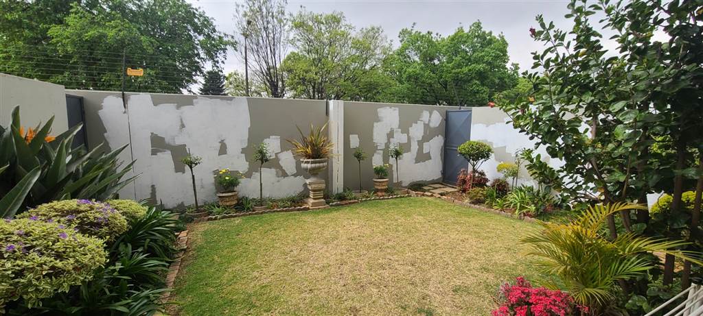 2 Bed Townhouse in Germiston Central photo number 16