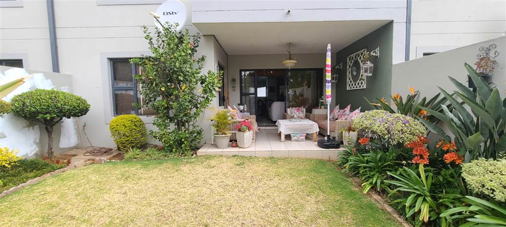 2 Bed Townhouse in Germiston Central photo number 17