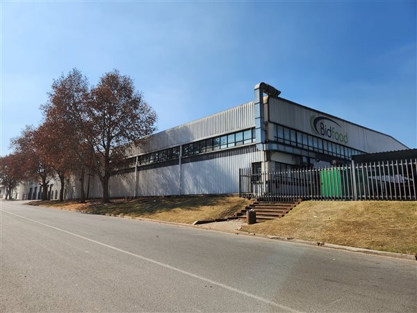 12 732  m² Industrial space