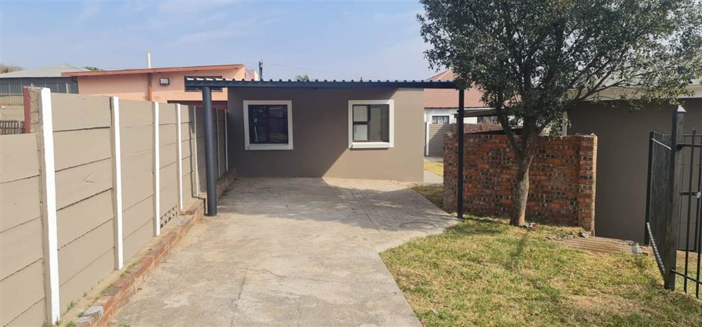 5 Bed House in Pretoria West photo number 18